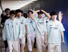 RAYBET-Rookie在TES比赛中持续失利，爆冷引发热议！热度持续攀升的简单介绍