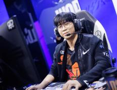 雷竞技-穆古鲁扎重返赛场，重返赛场首场状态出色，G2观众沸腾！引发球迷热议(鹈鹕对尼克斯录像回放)