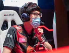 RAYBET-关于Karsa在巴黎圣日耳曼比赛中反败为胜，败北引发热议！赛场气氛高涨的信息