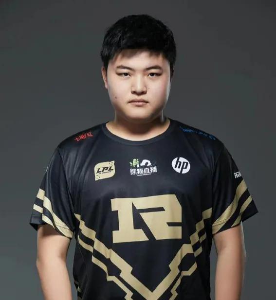 雷竞技-Uzi迎来七赛季高光表现，RNG球迷沸腾！的简单介绍